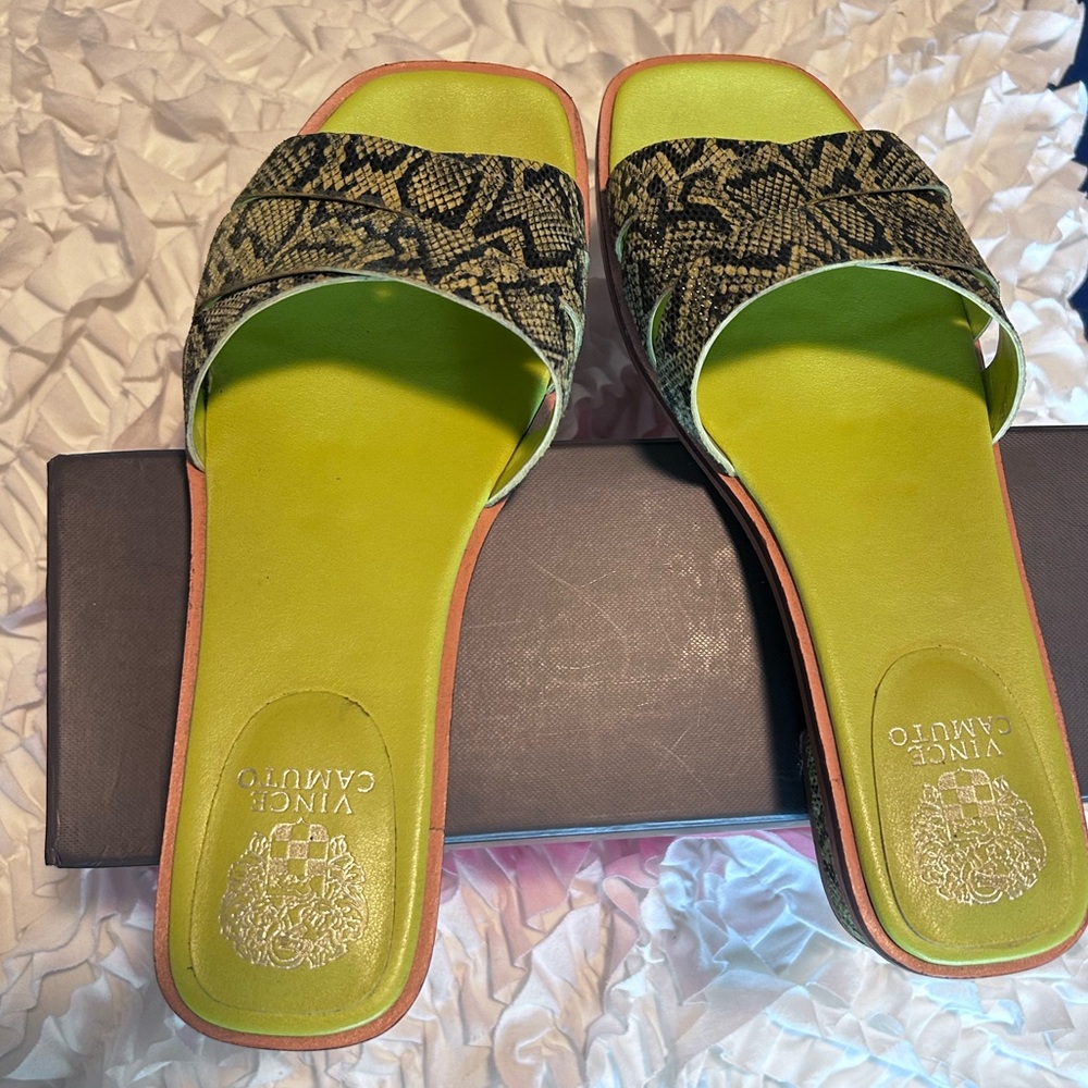 VINCE CAMUTO • Lime/Black Snake Skin Slip On Sandals • 7.5